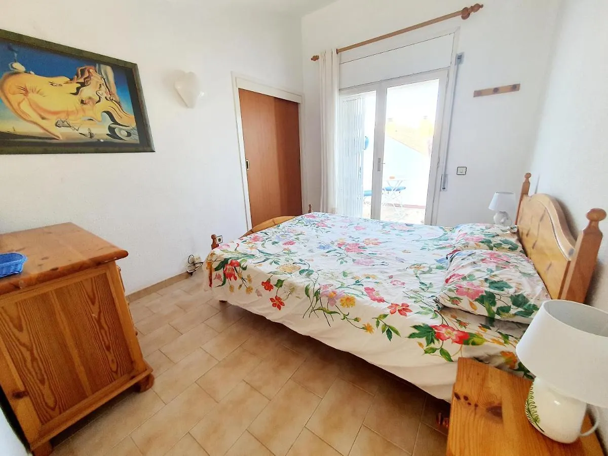 Bonita Casa Con Terraza Y Patio Holiday home Empuriabrava
