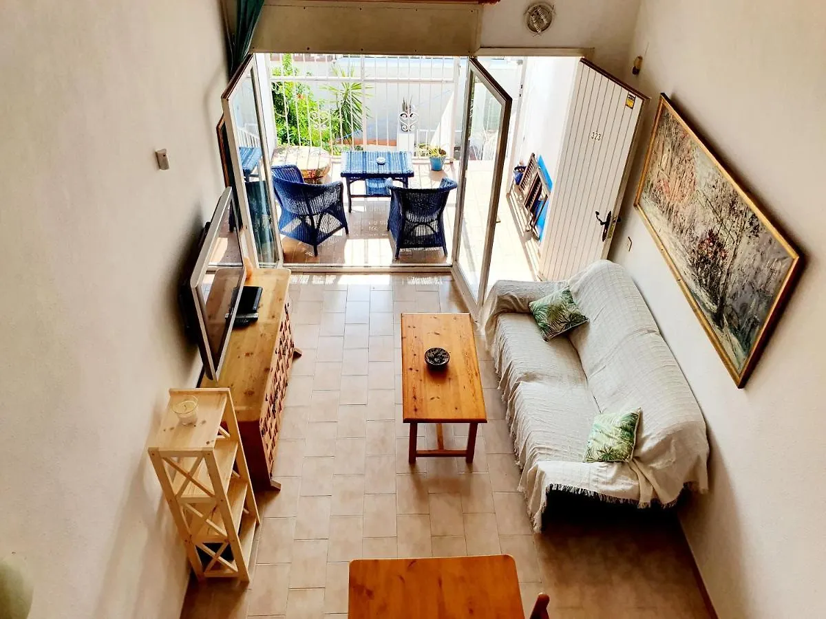 Bonita casa con terraza y patio 0*, Ampuriabrava España