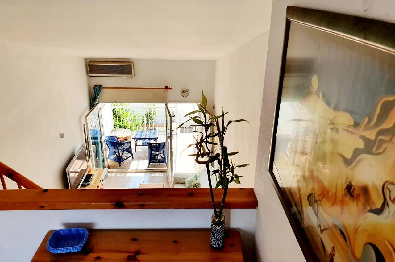 Bonita casa con terraza y patio Сasa de vacaciones